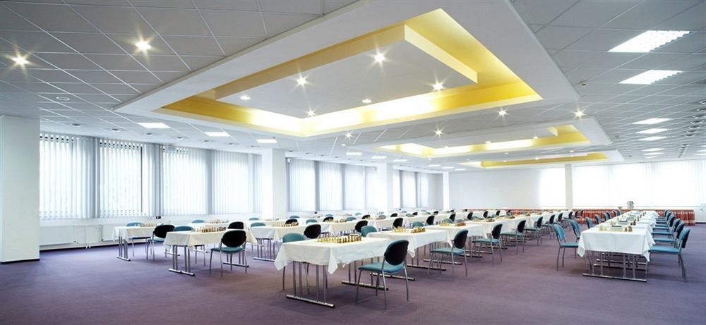 Hotel Cernigov Hradec Králové Zewnętrze zdjęcie