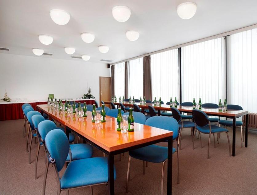 Hotel Cernigov Hradec Králové Zewnętrze zdjęcie